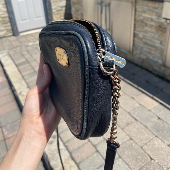 Authentic Michael Kors crossbody Bag - Picture 9 of 9